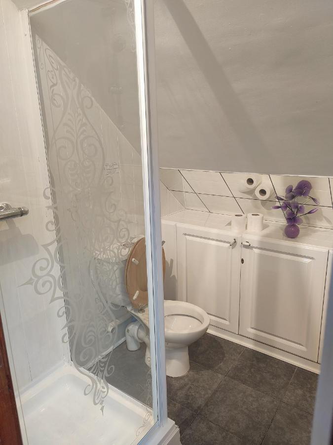 Pentre Riding Stables Otel Abercraf Dış mekan fotoğraf