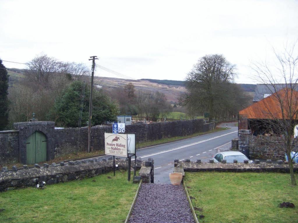 Pentre Riding Stables Otel Abercraf Dış mekan fotoğraf